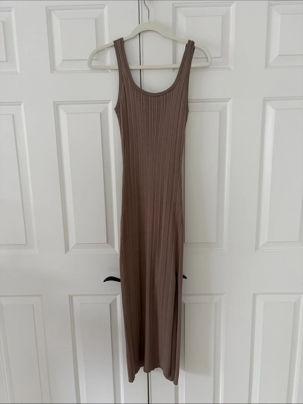 Sleeveless Ribbed Abercrombie and Fitch Maxi Bodycon Dress in Brown/Taupe